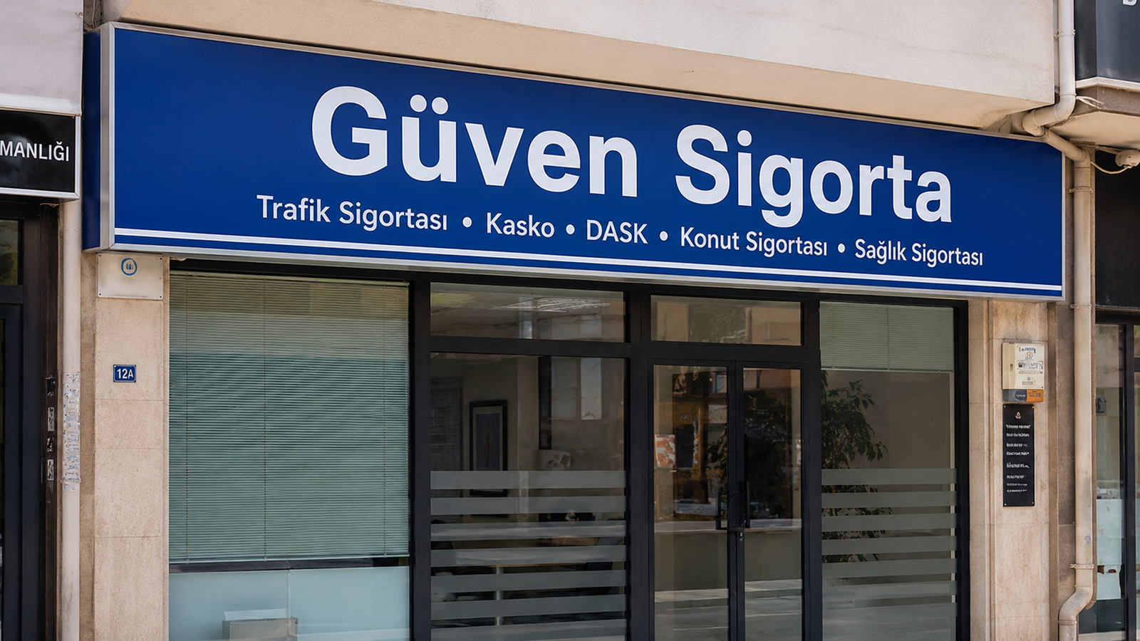 Keşan ışıksız tabela uygulaması Güven Sigorta mavi zeminli ofis tabelası